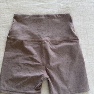 Beyond Yoga High-Waist Bike Shorts in Dusty Mauve